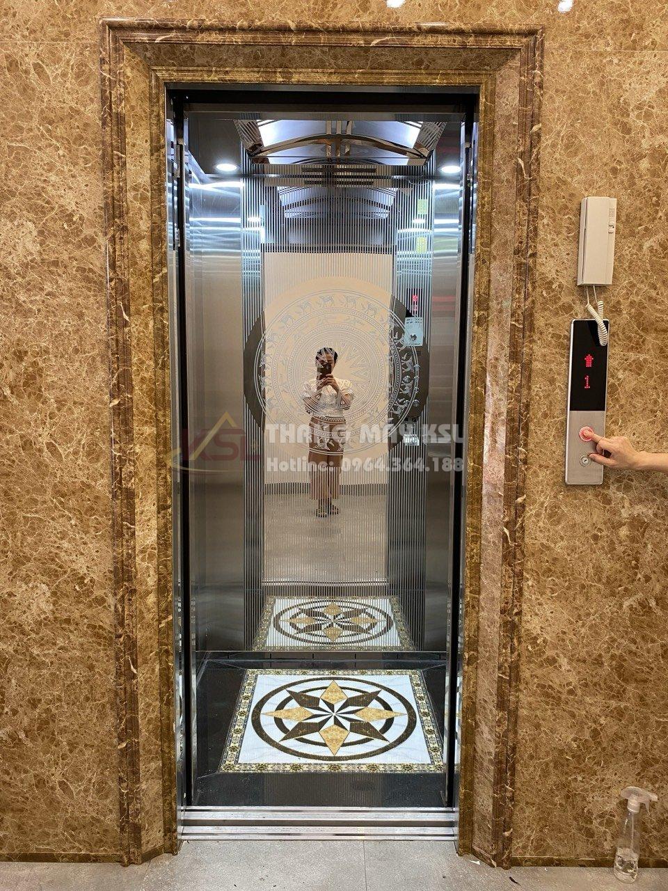 Thang inox hoa văn trắng 03 Thang inox hoa văn trắng 03