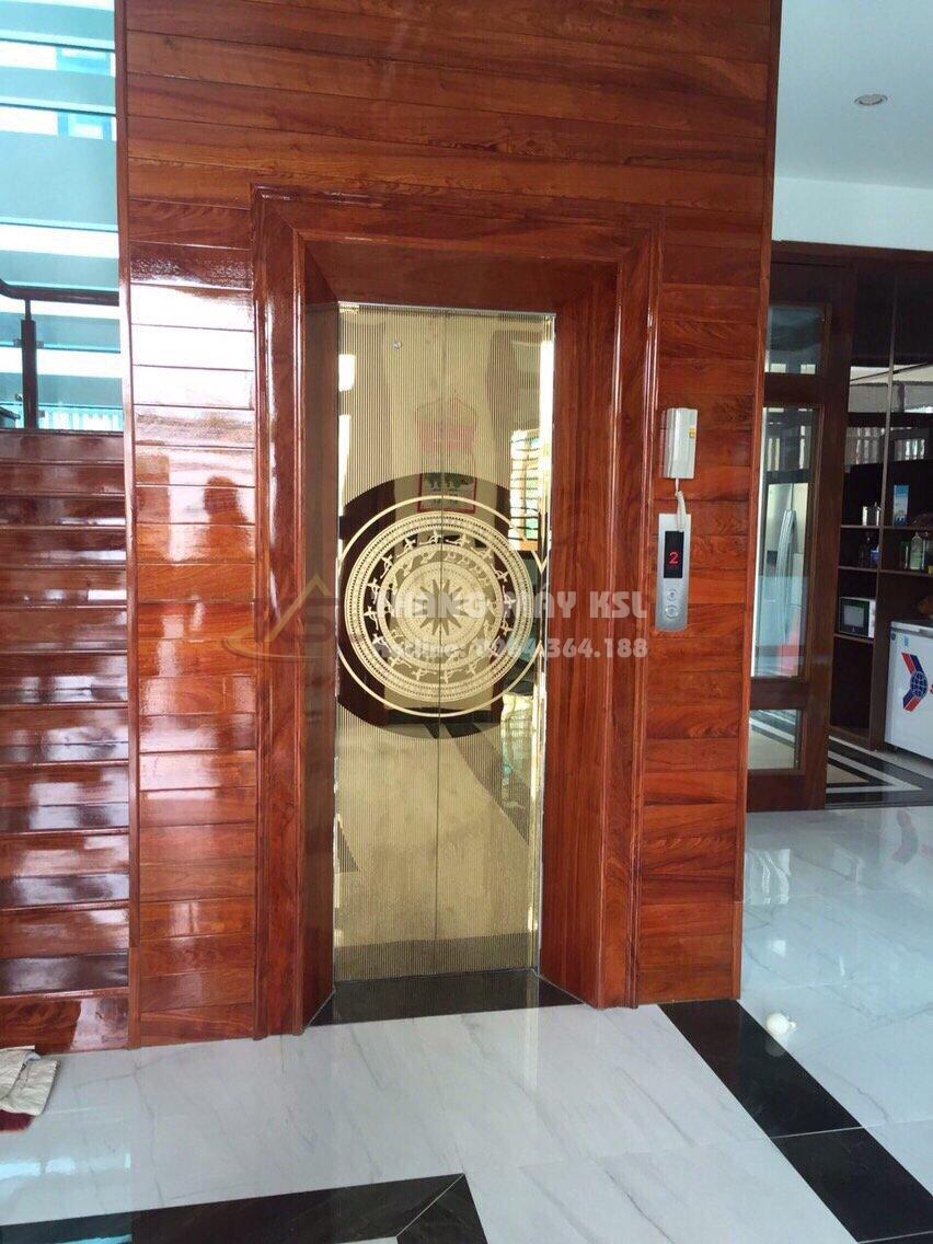 Thang inox hoa văn vàng gold 08 Thang inox hoa văn vàng gold 08