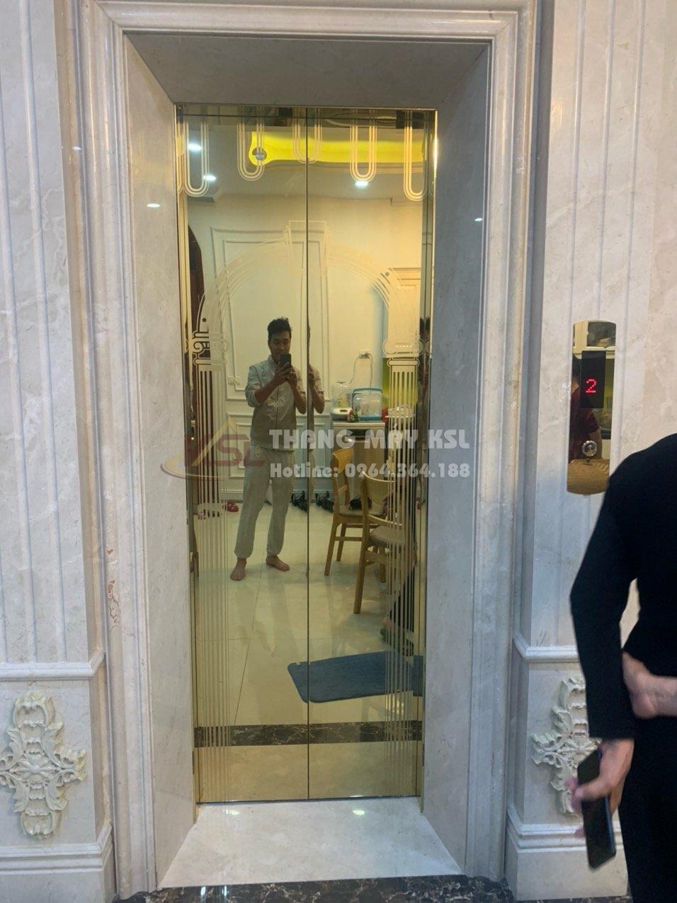 Thang inox hoa văn vàng gold 09 Thang inox hoa văn vàng gold 09