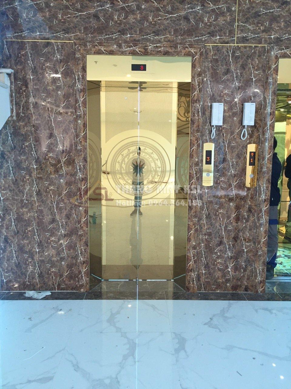 Thang inox hoa văn vàng gold 12 Thang inox hoa văn vàng gold 12