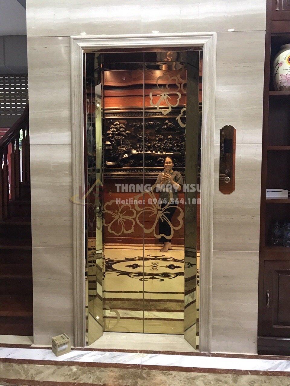 Thang inox hoa văn vàng gold 24 Thang inox hoa văn vàng gold 24