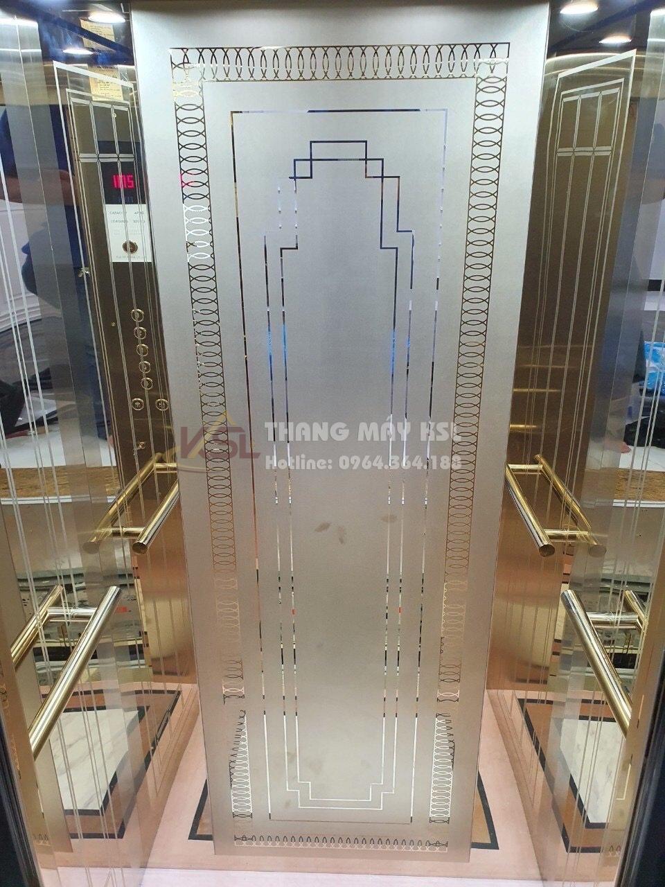 Thang inox hoa văn vàng gold 25 Thang inox hoa văn vàng gold 25