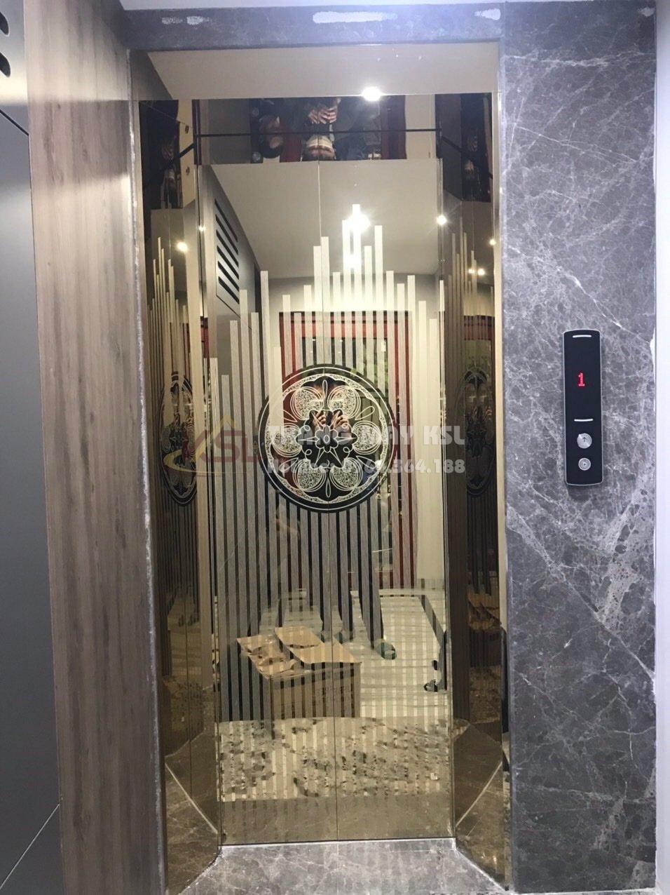 Thang inox hoa văn vàng gold 04 Thang inox hoa văn vàng gold 04