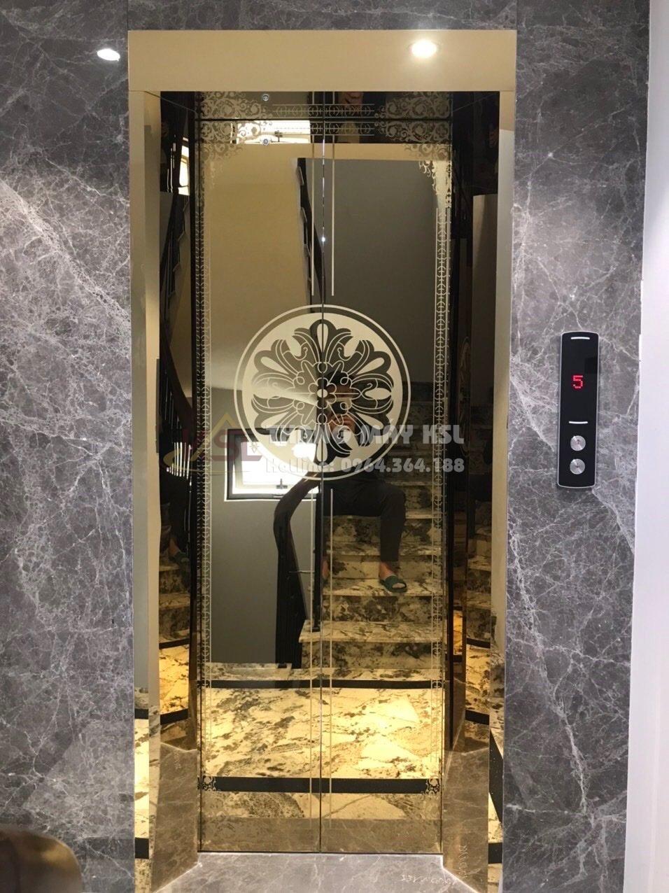 Thang inox hoa văn vàng gold 03 Thang inox hoa văn vàng gold 03