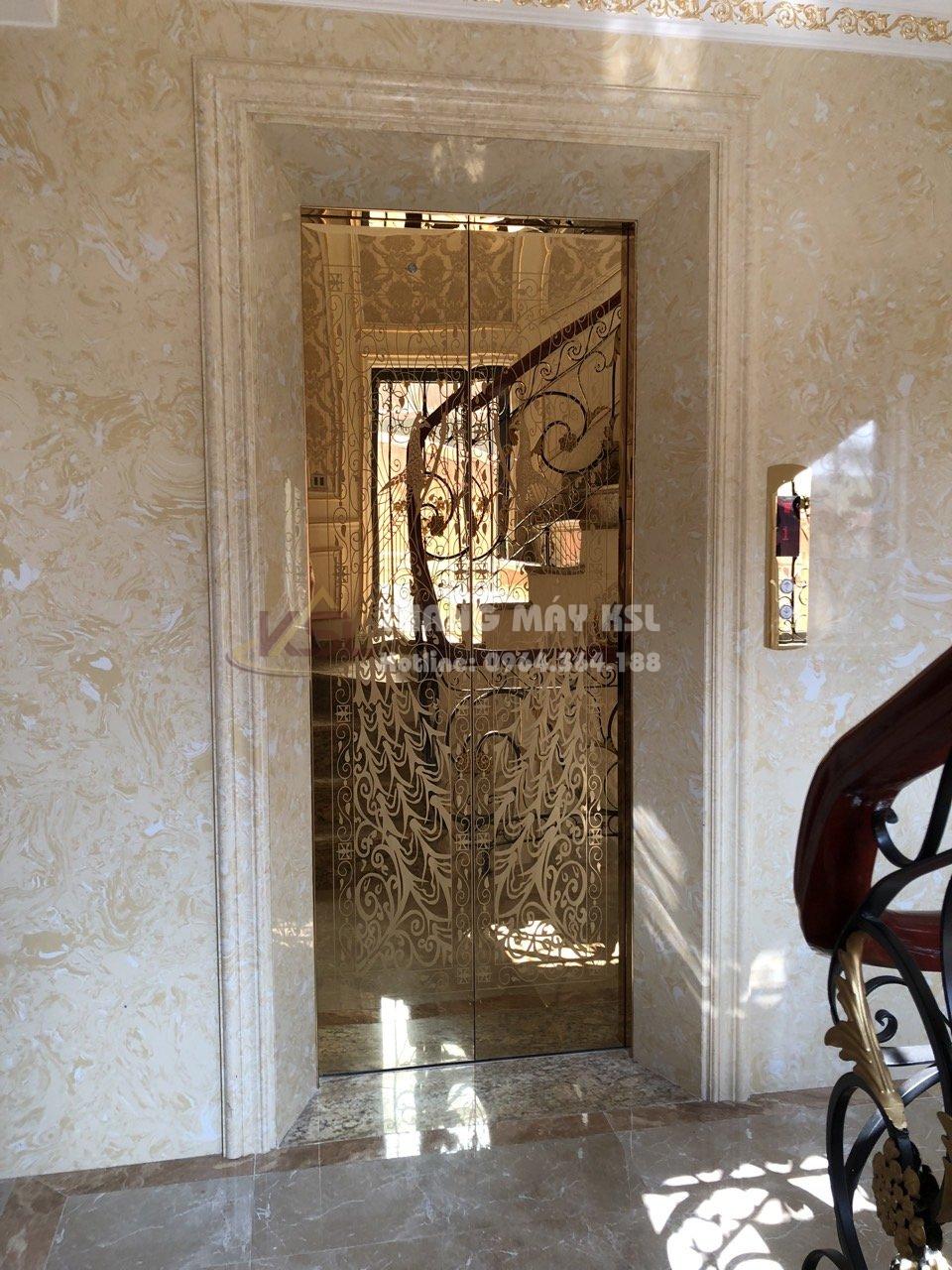 Thang inox hoa văn vàng gold 01 Thang inox hoa văn vàng gold 01