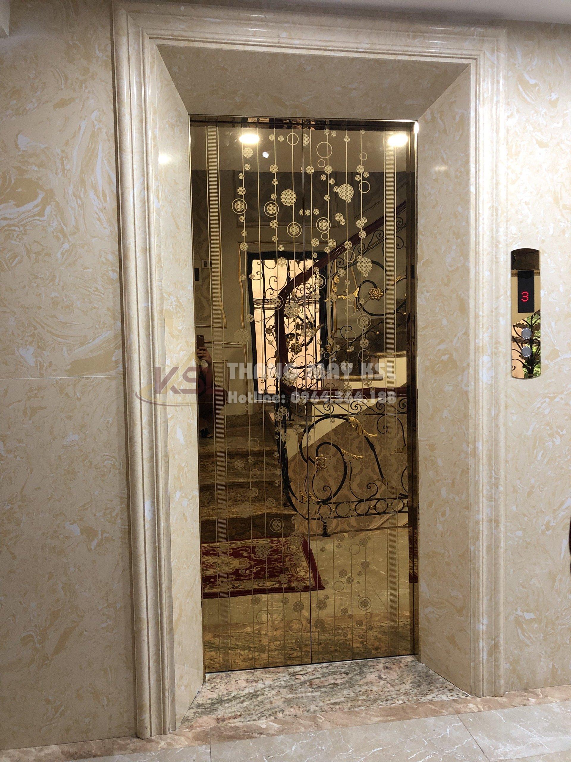 Thang inox hoa văn vàng gold 01 Thang inox hoa văn vàng gold 01