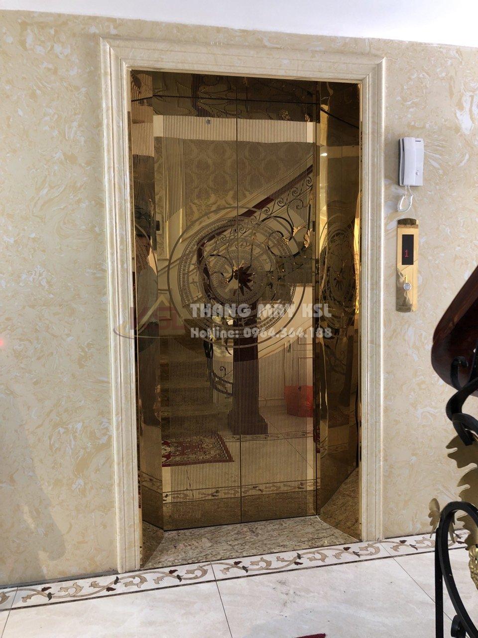 Thang inox hoa văn vàng gold 01 Thang inox hoa văn vàng gold 01