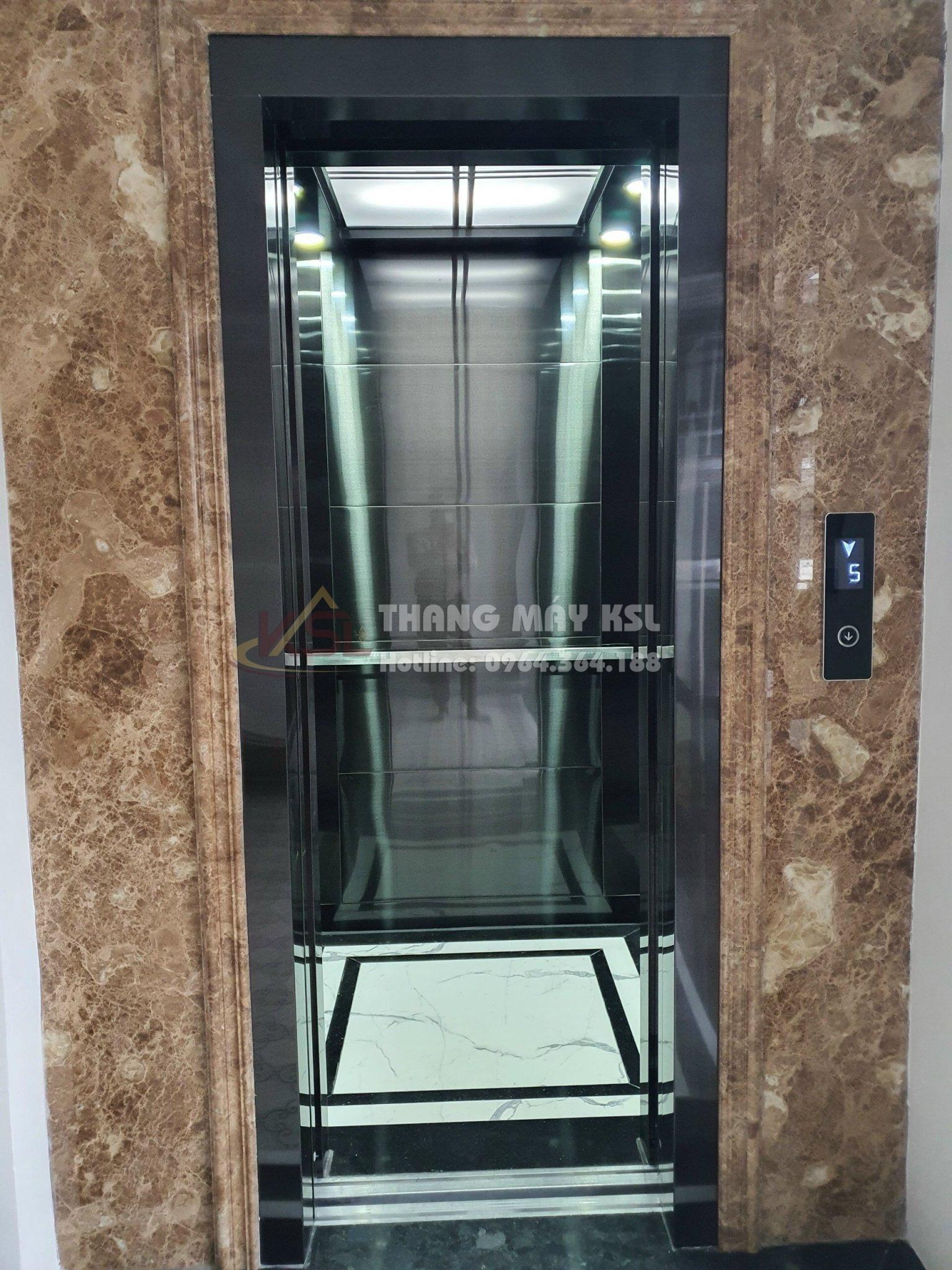 Thang inox gương đen 01 Thang inox gương đen 01