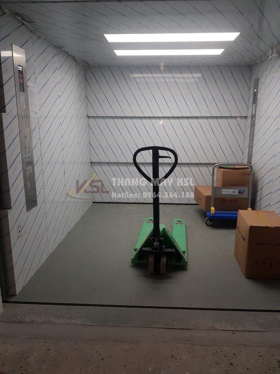 Thang tải hàng 03 Thang tải hàng 03